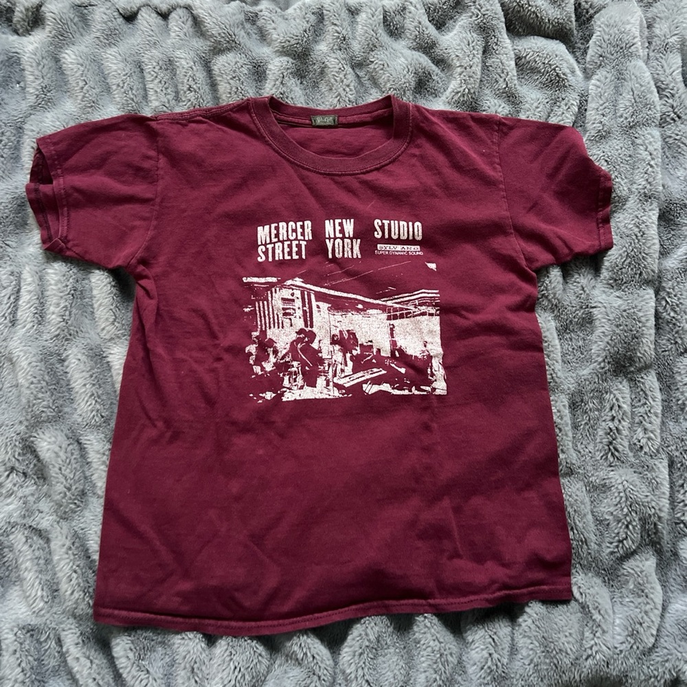 Burgundy top brandy melville shirt Mercer street so aesthetic #retro